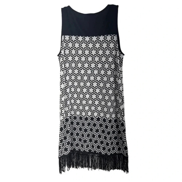 Zig Zag Stripe size Large (pit to pit 18”(pit to hem 27”counting the fringe - Picture 2 of 4